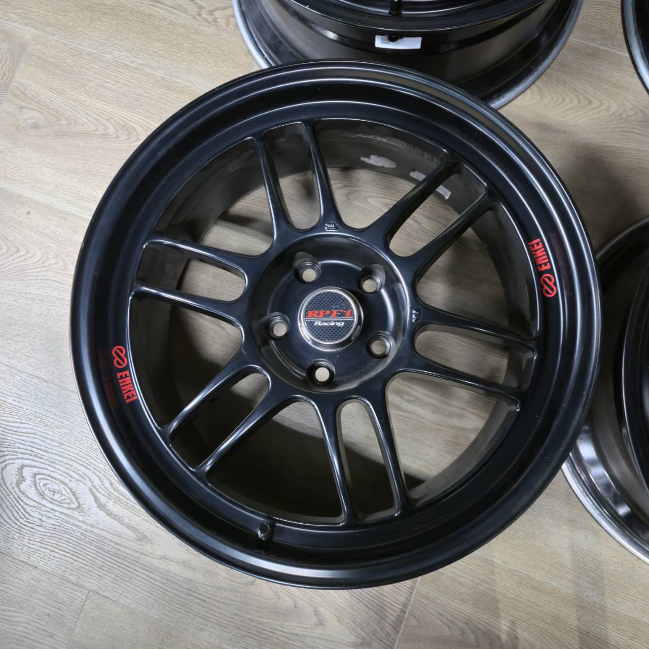 ENKEI RPF1 18x8.5J ET30 5x114.3