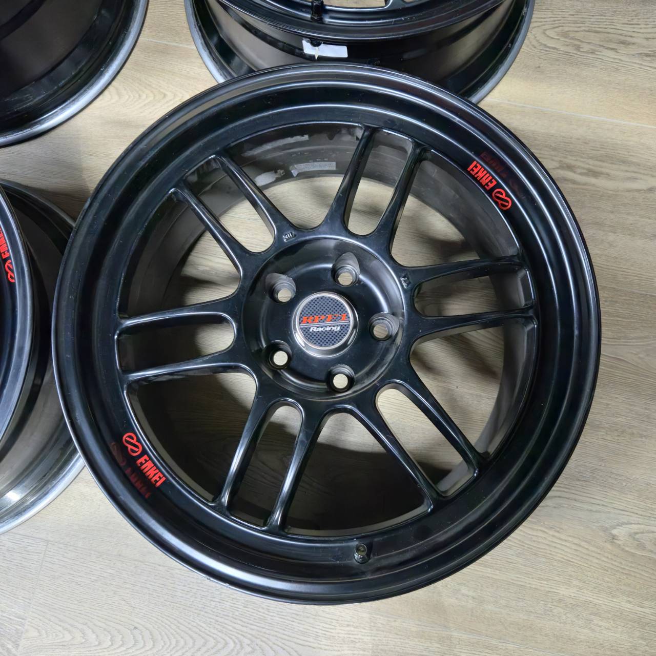 ENKEI RPF1 18x8.5J ET30 5x114.3